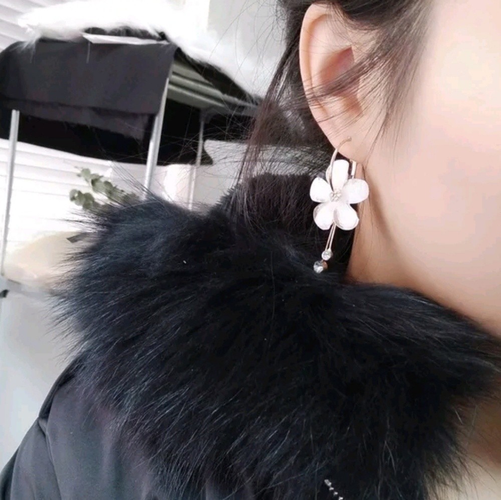 Acrylic Flower Drop Crystal Hoop Earrings - Picture 2 of 6